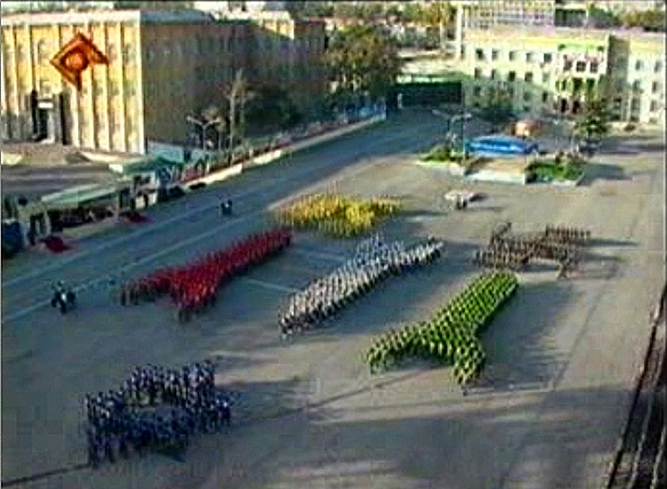 Christoph Büchel, Parade
2005, video